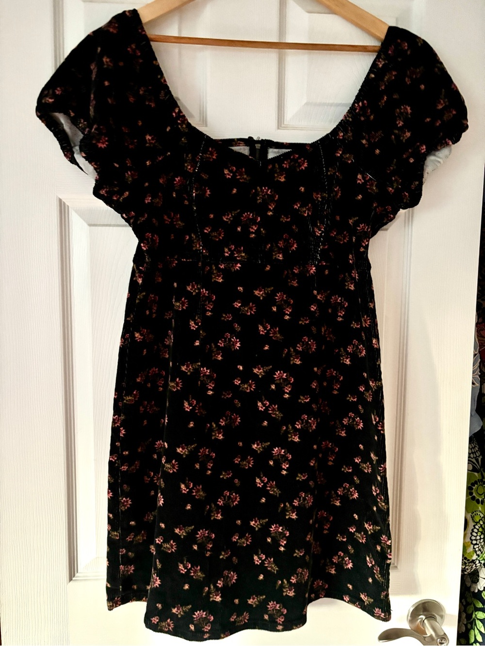 96. 🌹🥀Black Mini Dress with Dark Pink Floral Print 🌹 🥀